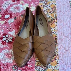 Pikolinos flat loafer